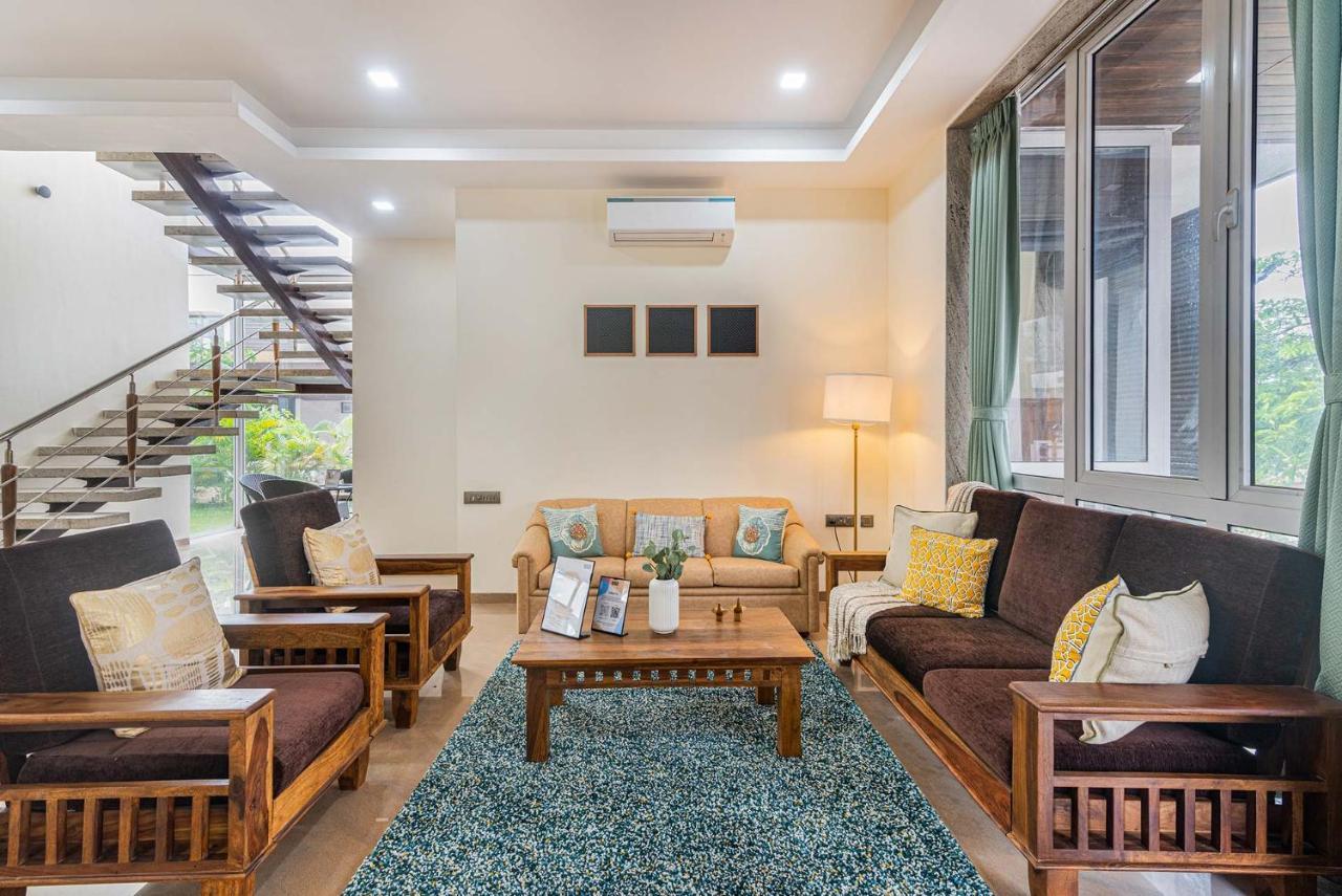 לונבלה Sierra Skies By Stayvista - A Mountain-View Villa Featuring A Rooftop Swimming Pool, Jacuzzi, Turf, And A Gym For An Elevated Stay מראה חיצוני תמונה
